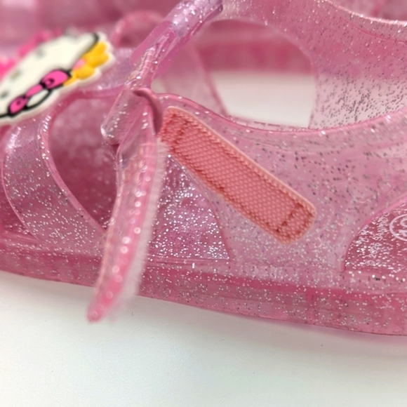 Hello Kitty Bundle - Tumbler, Lunch Bag and Jelly Sandals - Picture 6 of 16